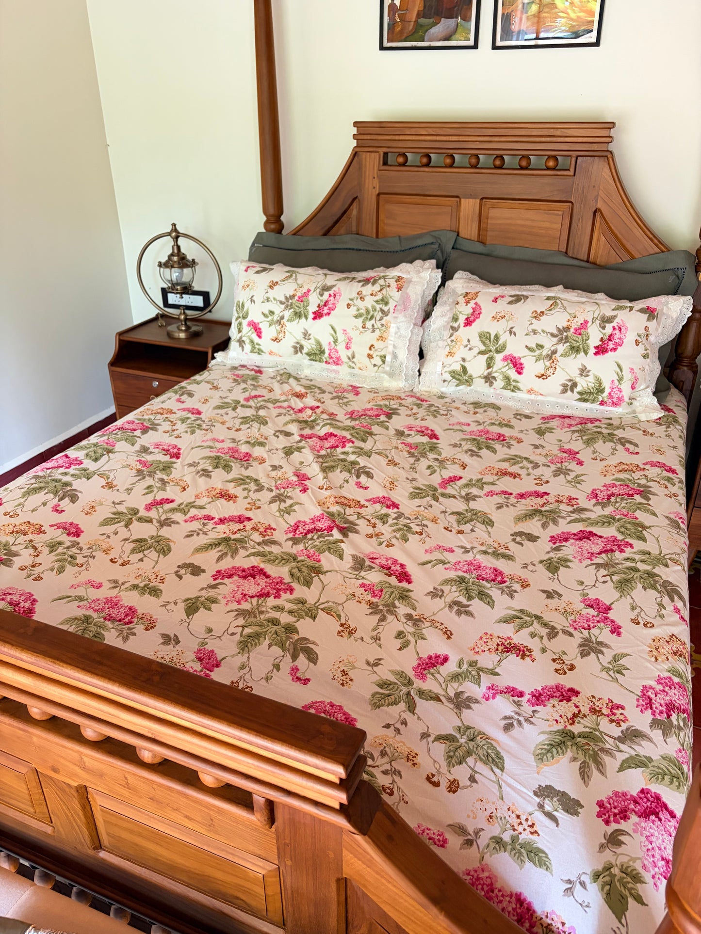 Fitted king size bedsheet with lace detailing on pillow