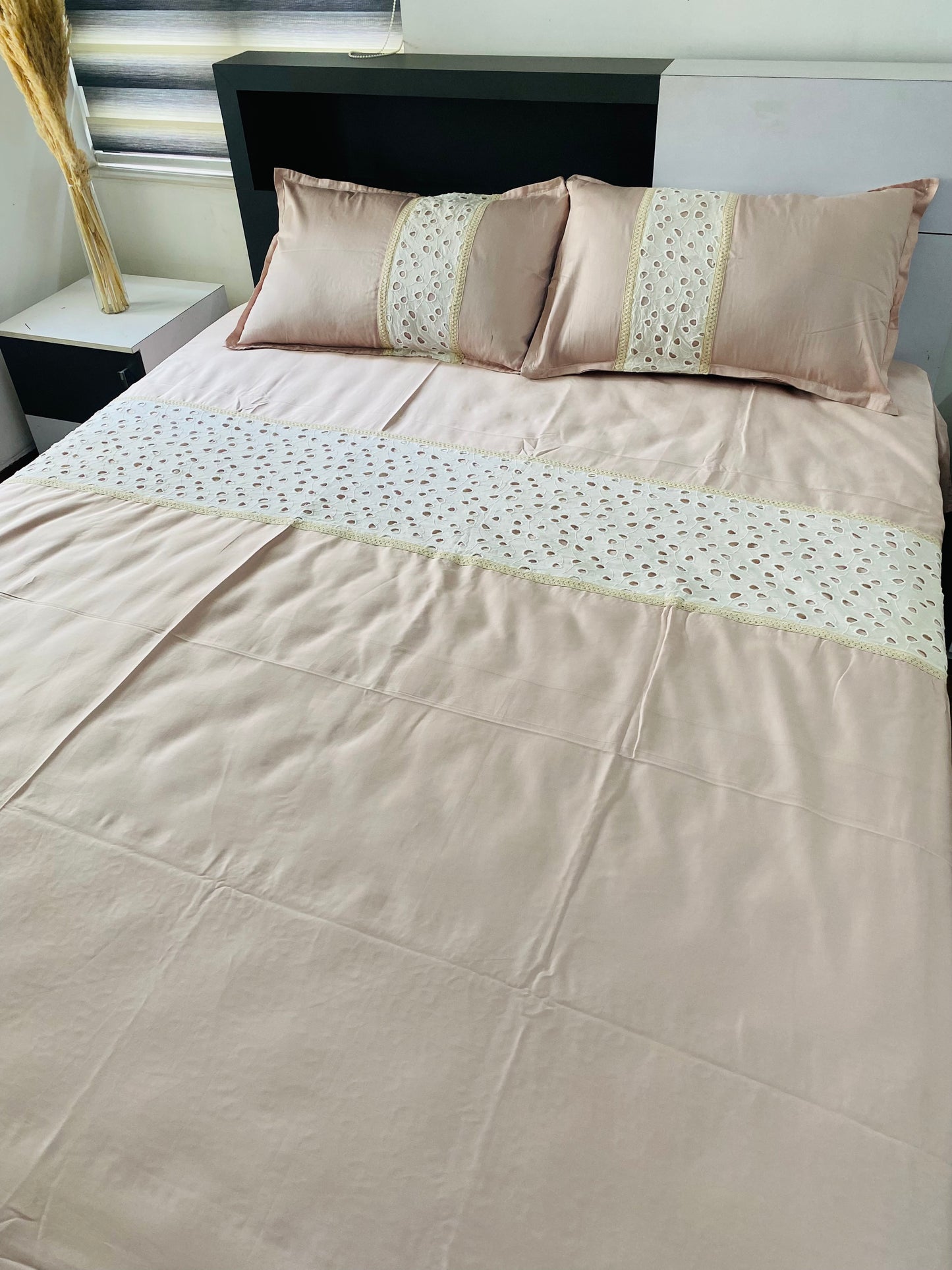 Hacoba applique work bedsheet -King