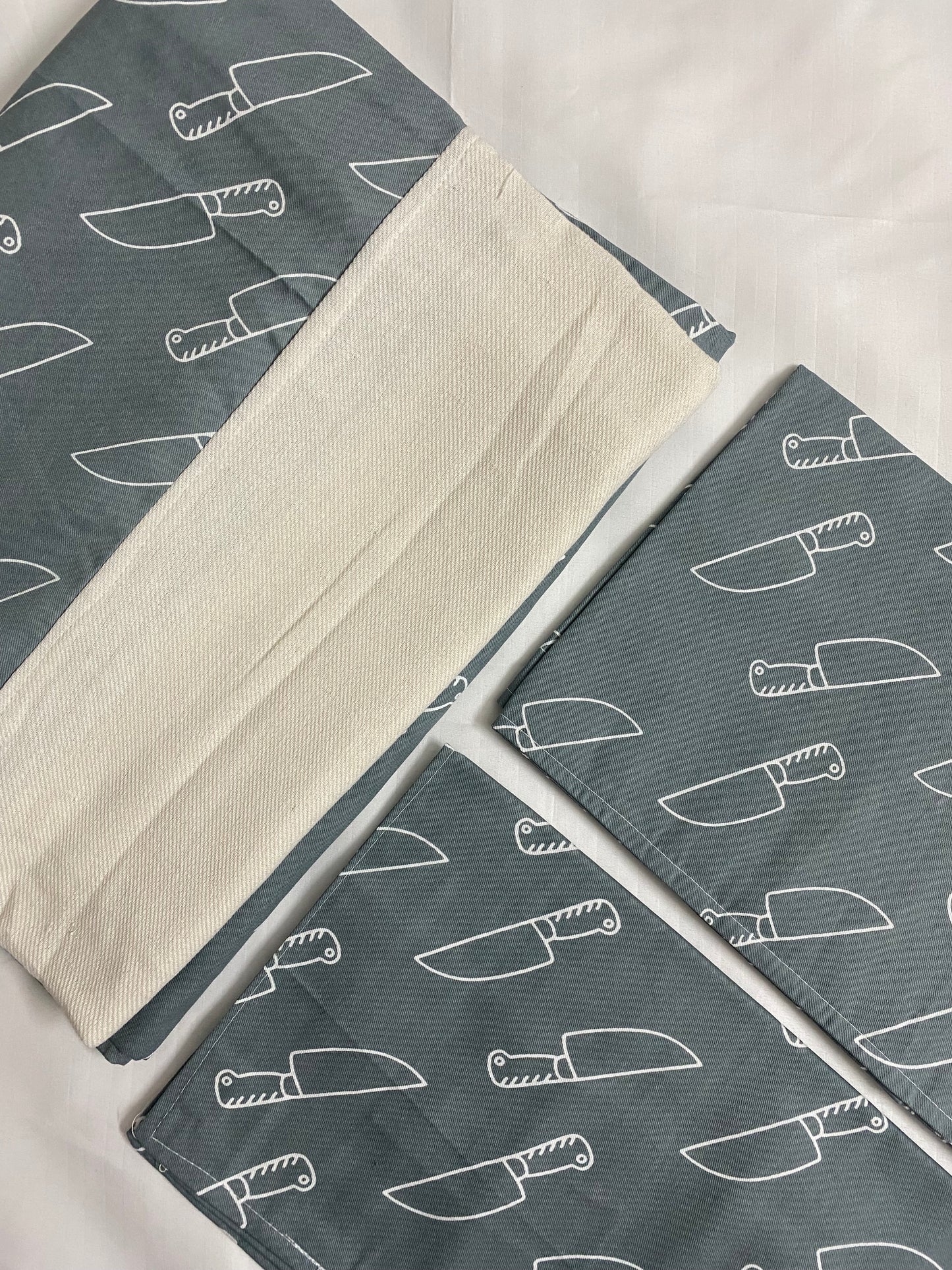 Fine slice border bedsheet -Queen