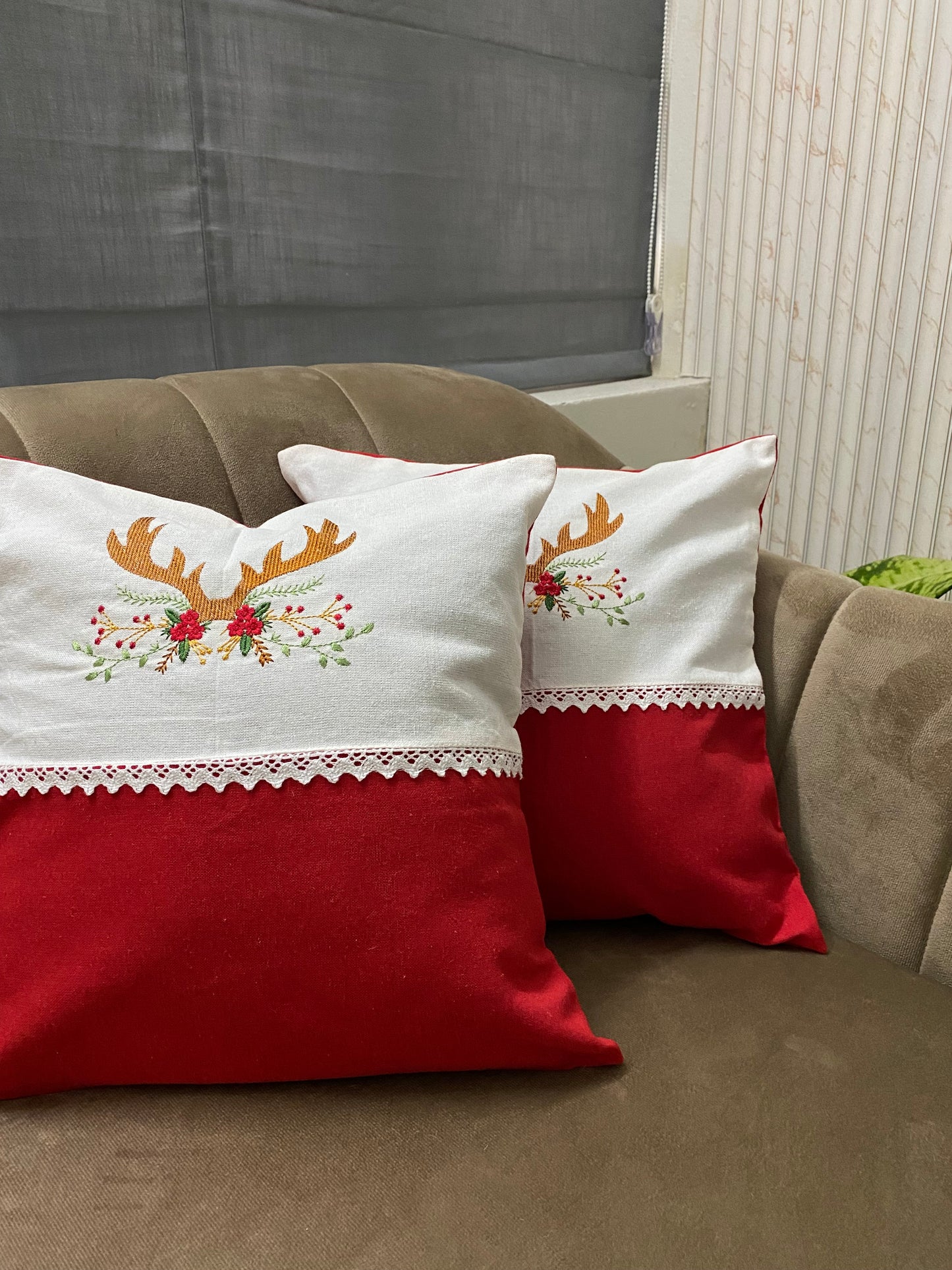 Reindeer charm - embroidered cushion cover
