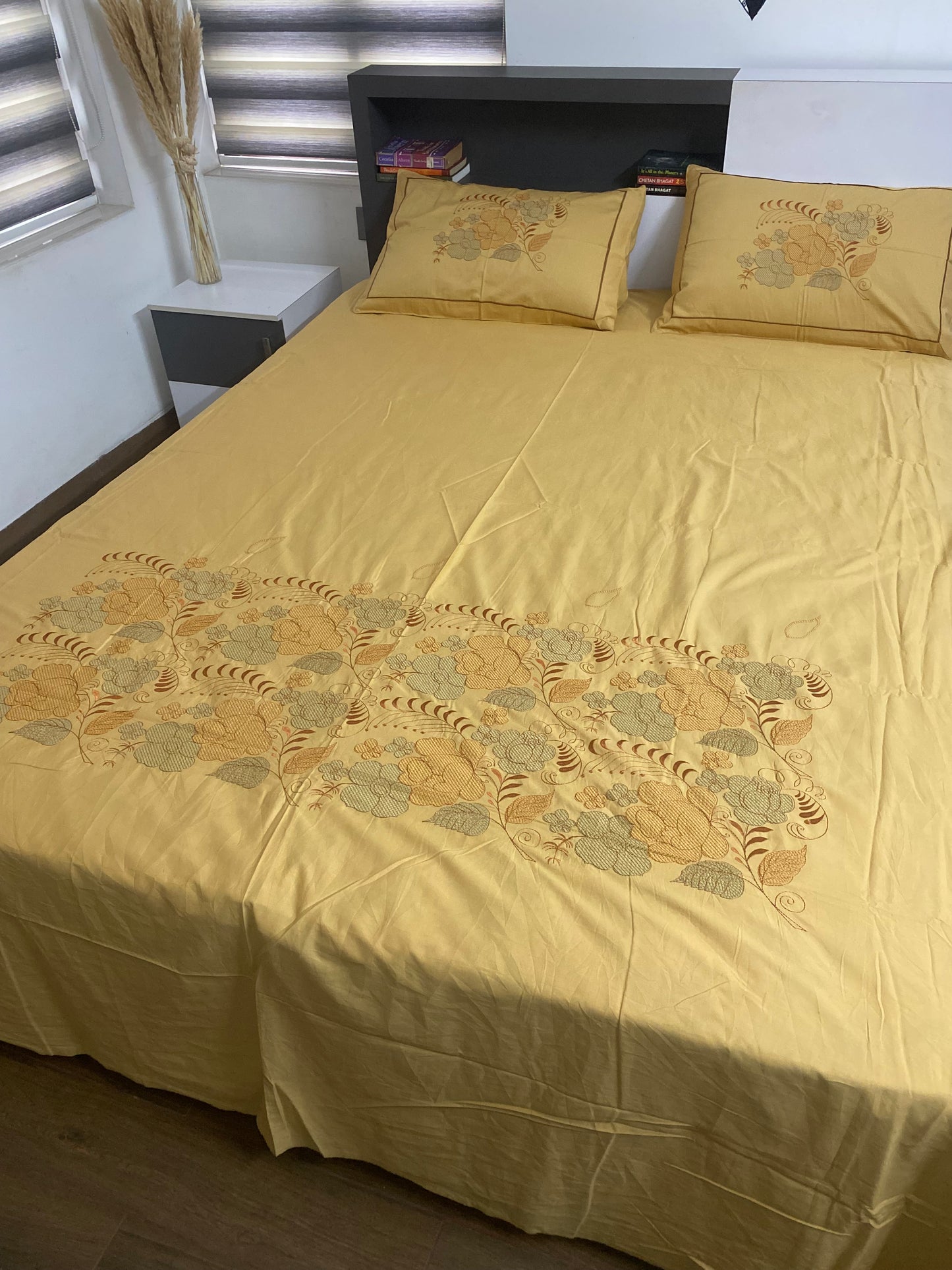 400 TC embroidered bedsheet -King