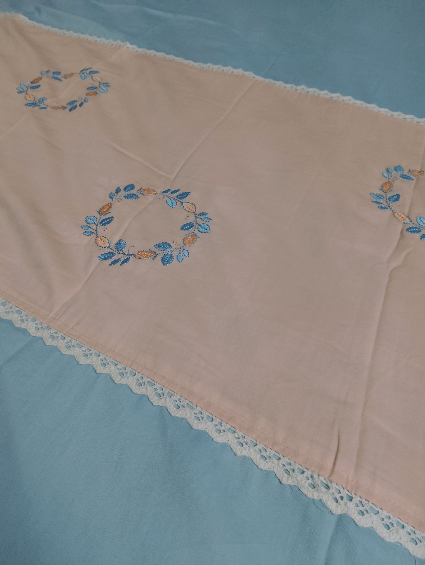 Spring wreath- 400 TC Soft satin cotton Embroidered Appliqué work bedsheet- King