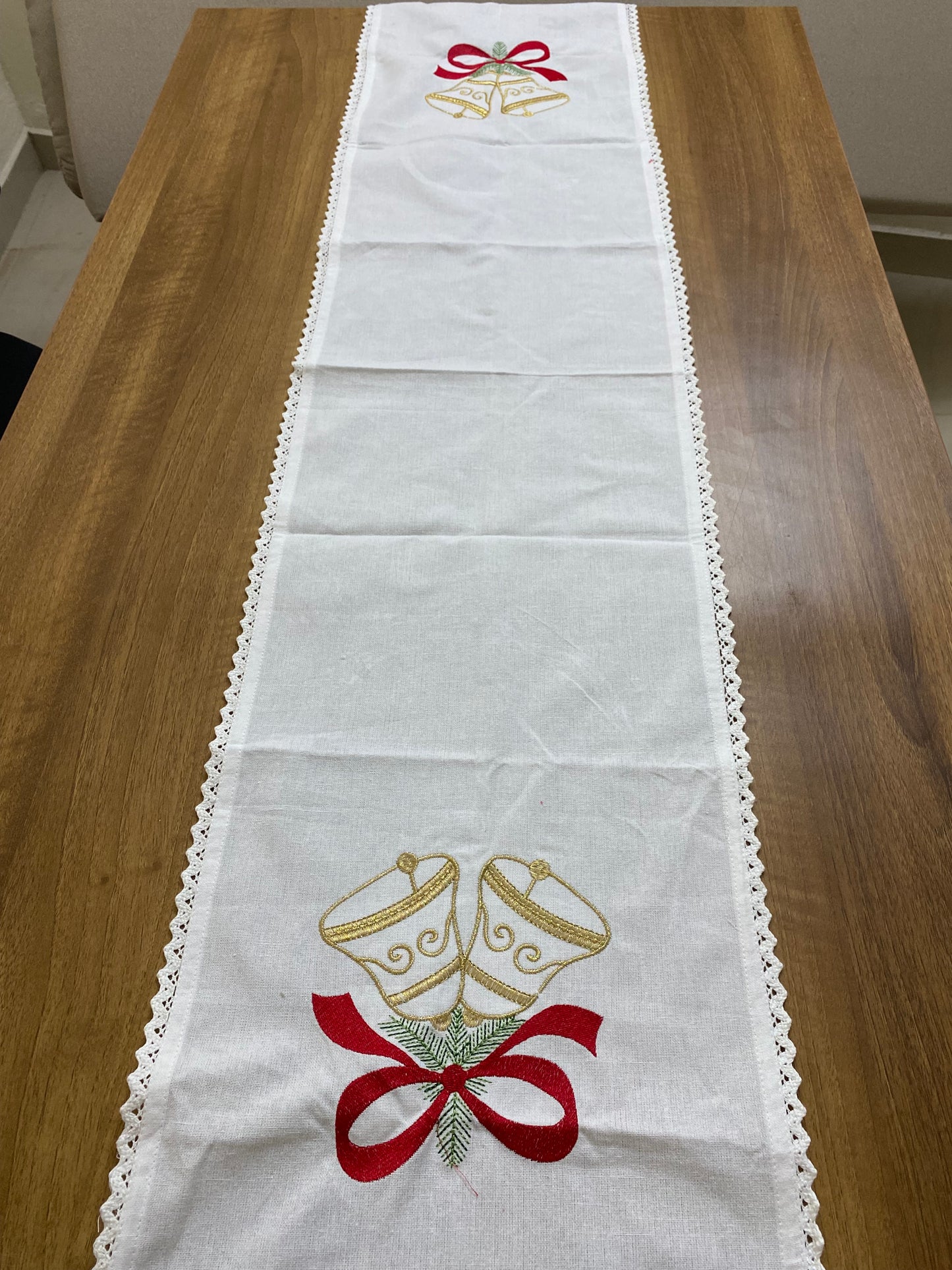 Jingle bells - embroidered runner