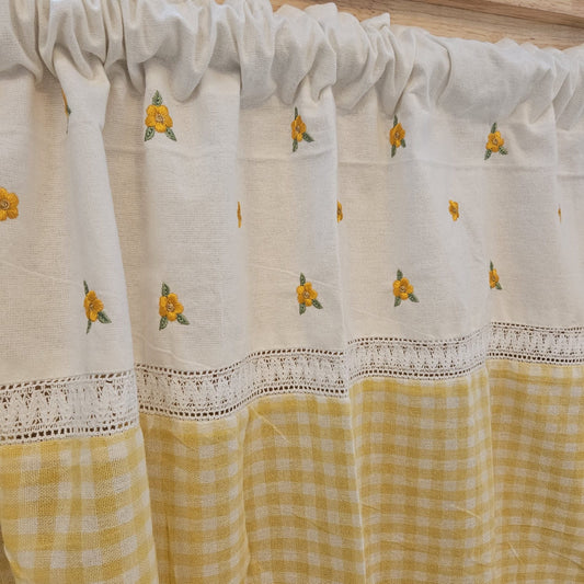 Embroidered kitchen Valance