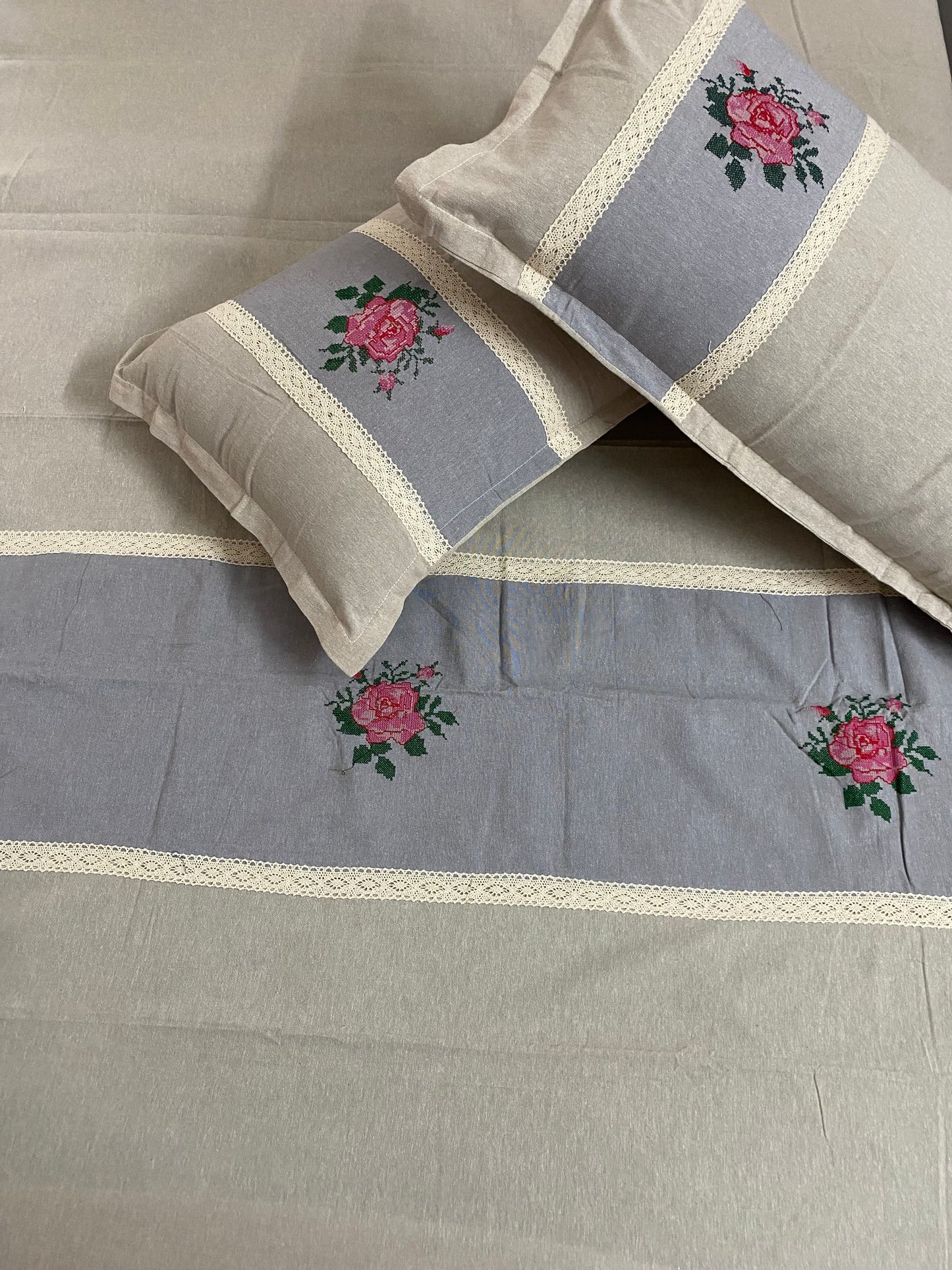 Patch embroidered bedsheet - Queen