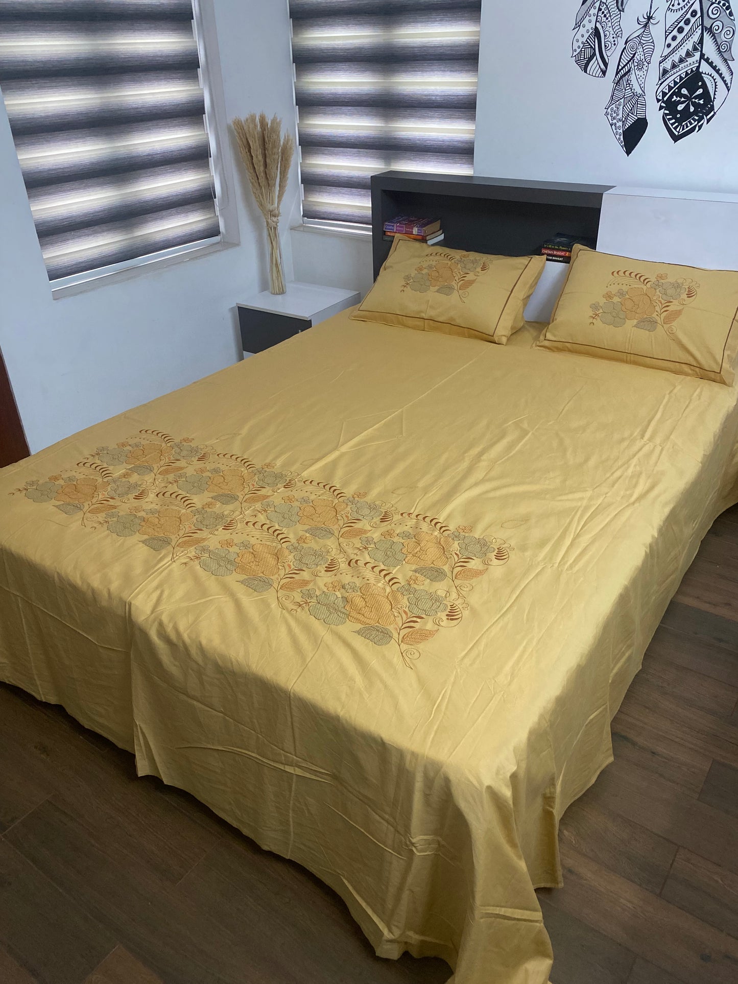 400 TC embroidered bedsheet -King