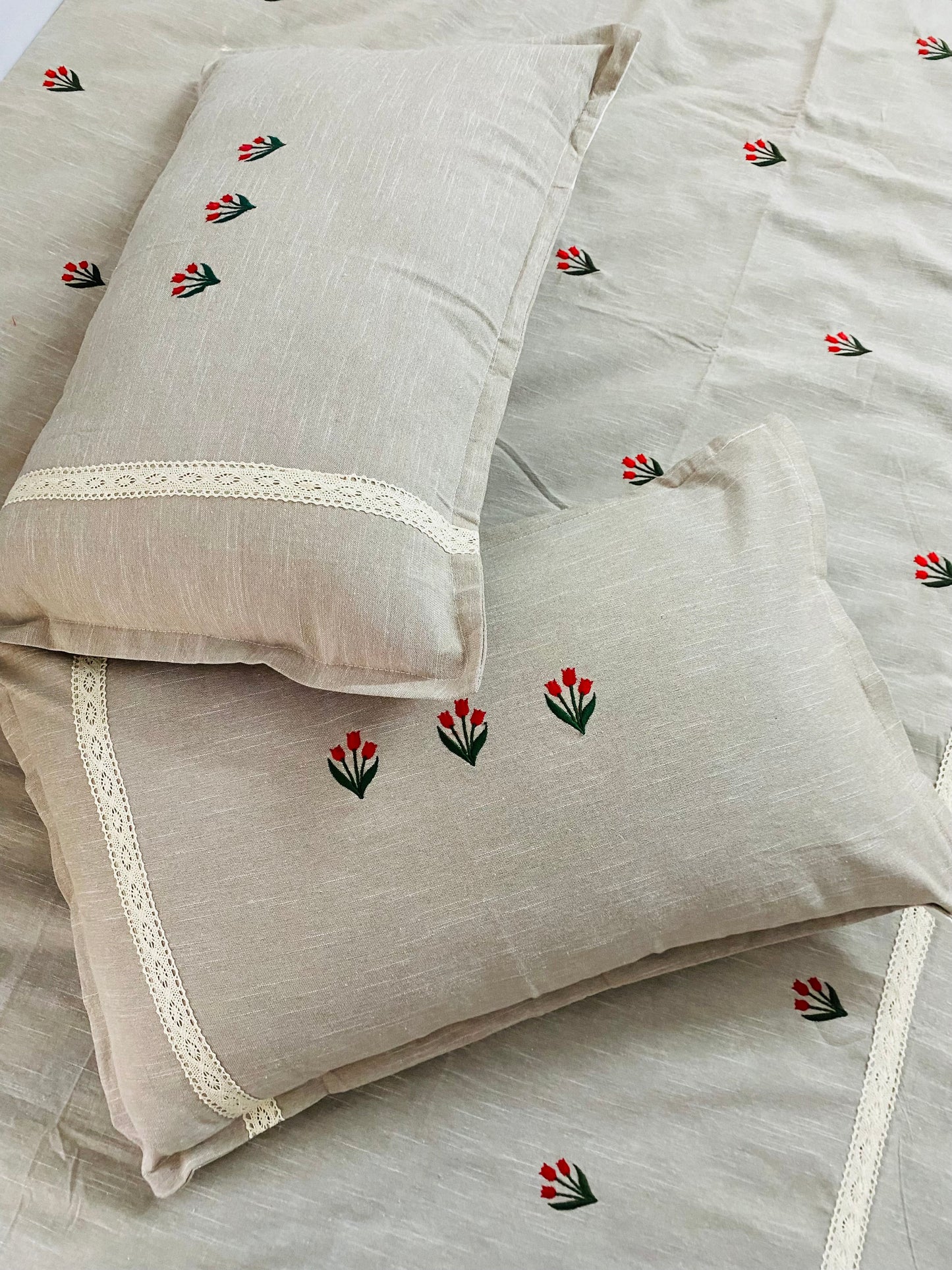 Embroidered bedsheet - Queen