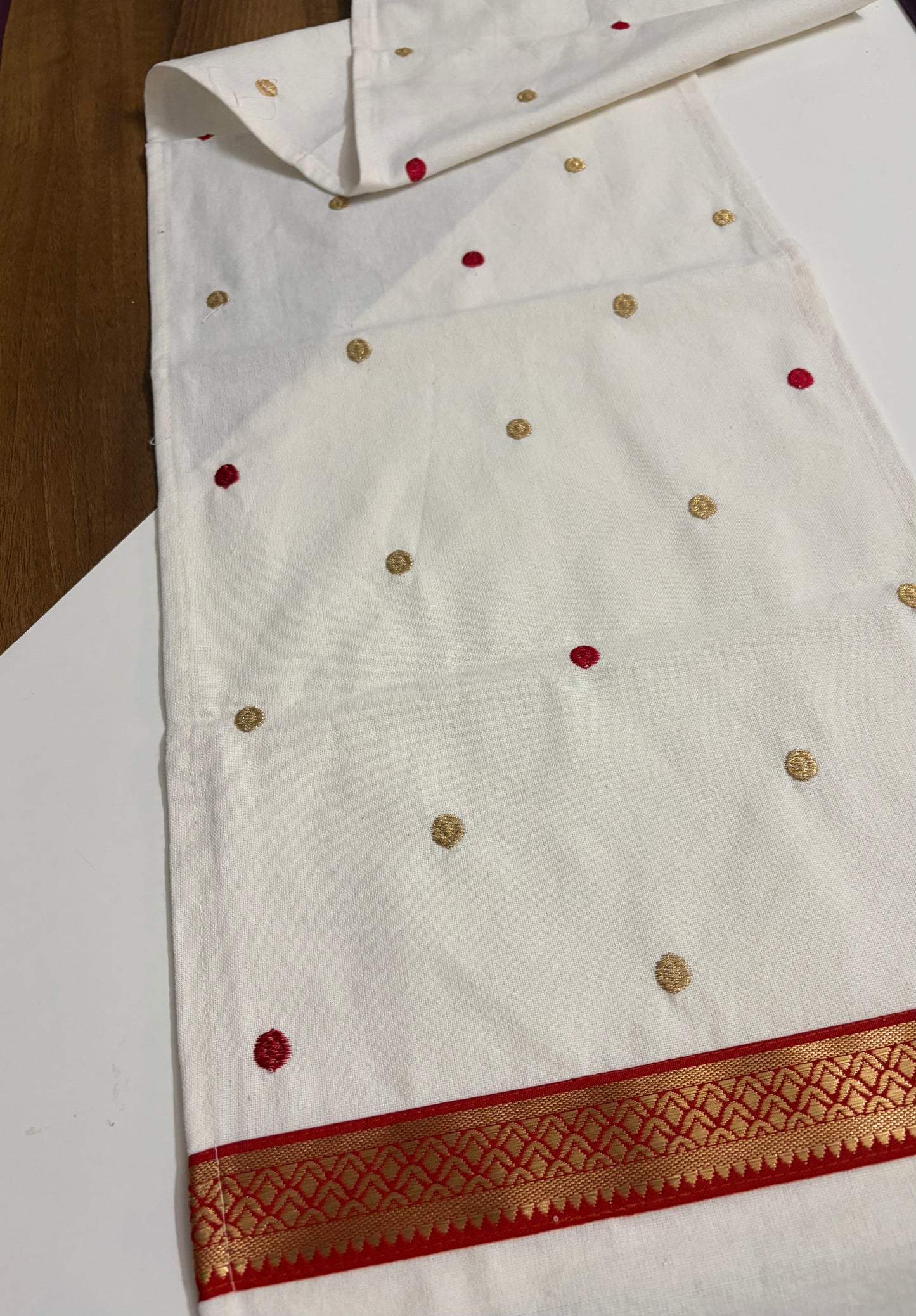 Embroidered runner with kasav border