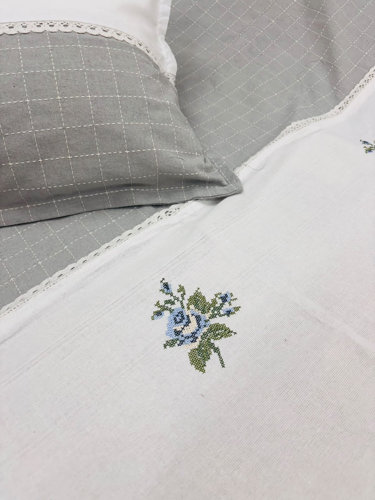 Embroidered bedsheet king