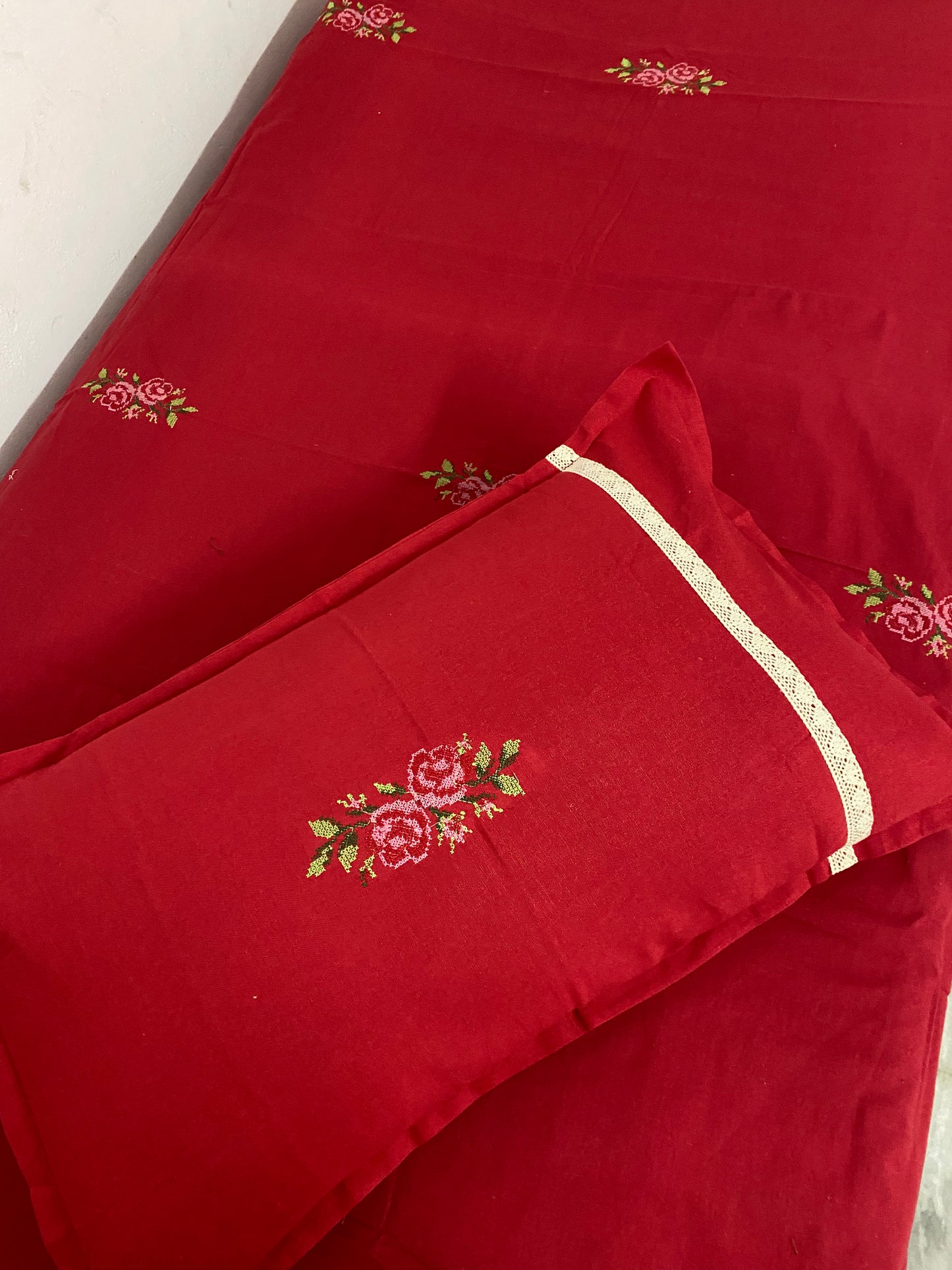 Ruby bloom- Single embroidery bedsheet