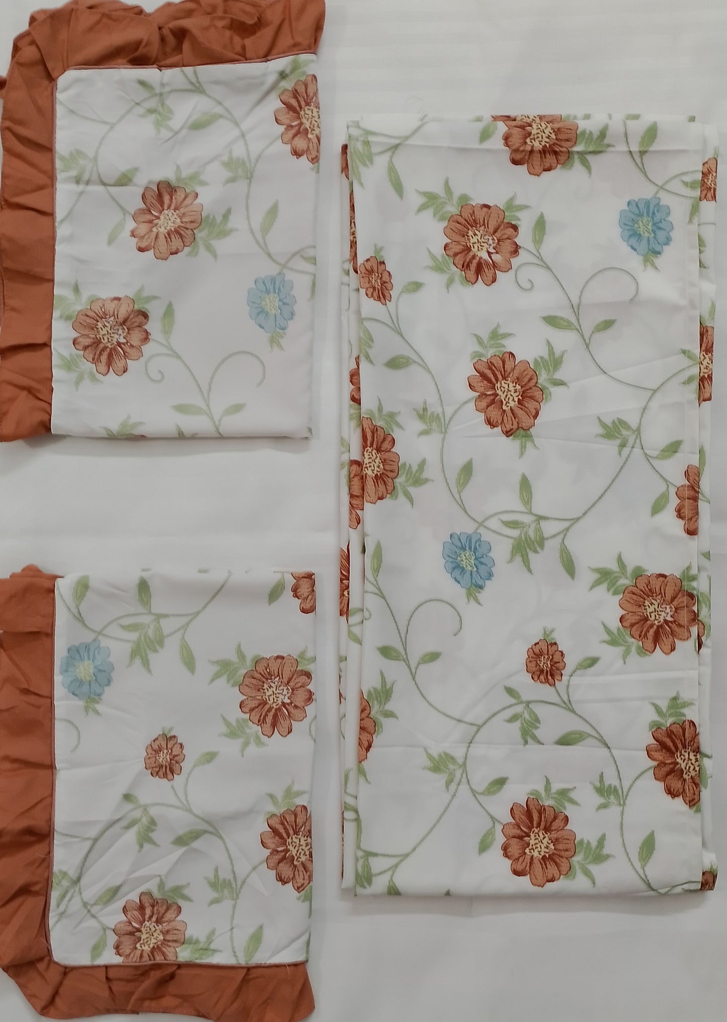 Printed bedsheet with ruffled pillow cover -King