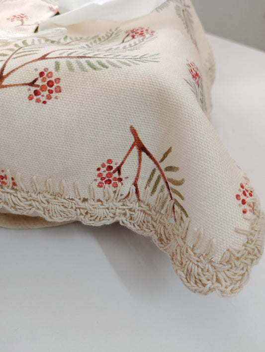 Printed tissue box cover with crochet border